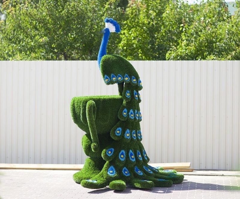 Павлин на вазе кашпо 250*240*180