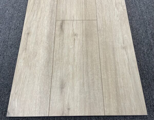 Ламинат Дуб Салерно LF101-02