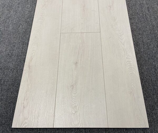 Ламинат Дуб Паола LF100-16