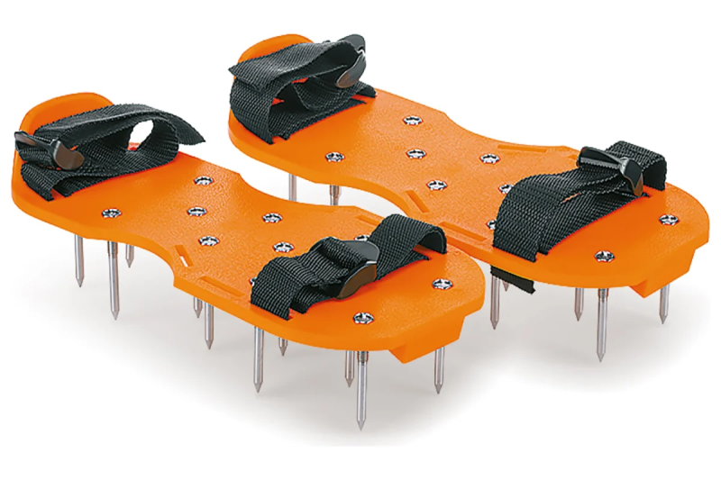 Приспособление для наливных полов AMIGO для любой обуви, шипы 35 мм 74801