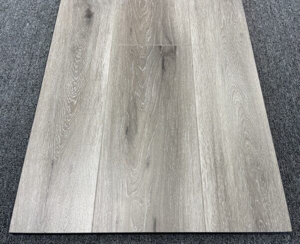 Ламинат Дуб Бергамо LF101-09