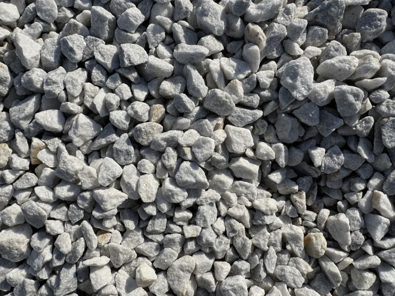 Серая мраморная крошка 10-20 мм