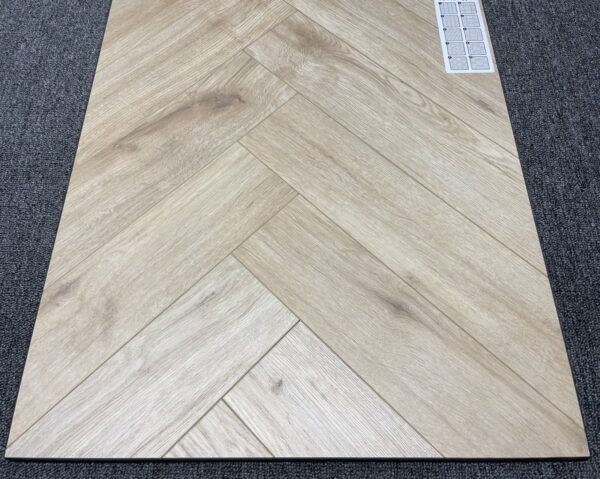 Ламинат Дуб Лион LF102-1