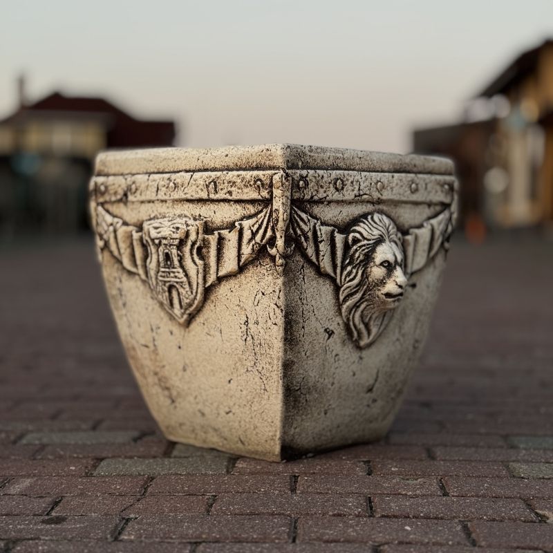"Лев" кашпо большое