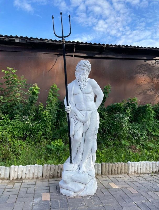 Скульптура "Посейдон" № 145