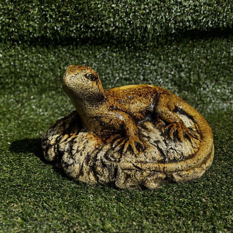 Садовая фигура Ящерица