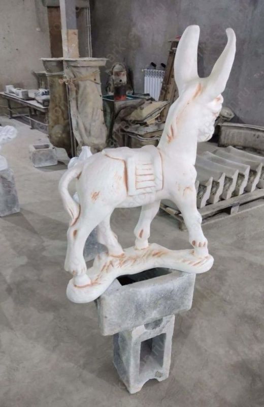 Ослик с корзинами