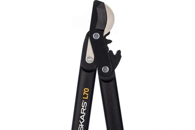 Малый плоскостной сучкорез с загнутыми лезвиями Fiskars (S) L70 1002104 (112190)