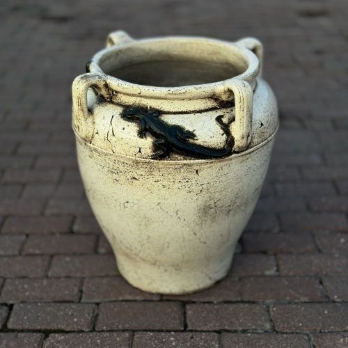 Котел большой с ручками и ящерицей