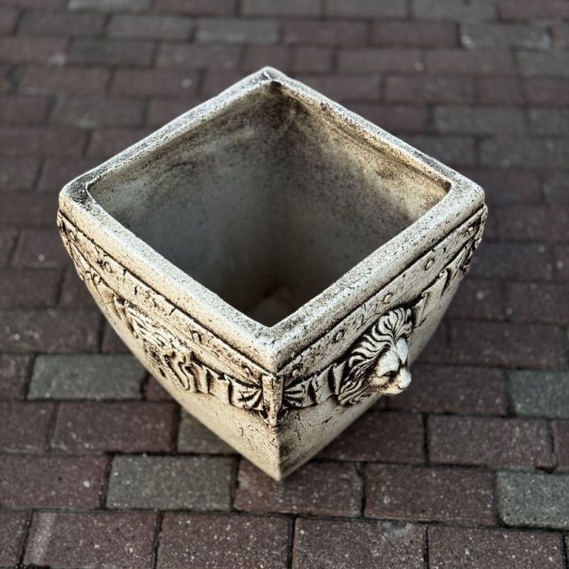 "Лев" кашпо большое