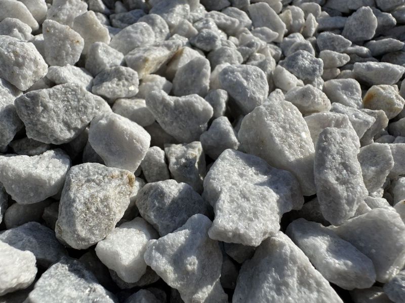 Серая мраморная крошка 10-20 мм