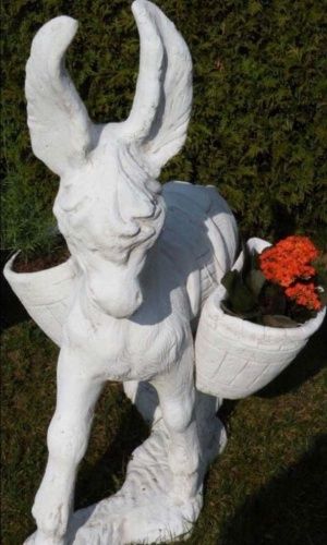 Ослик с корзинами
