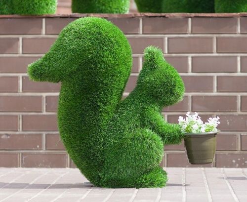 Белочка маленькая с кашпо