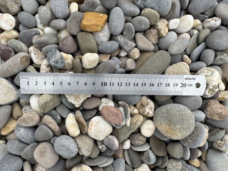 Природная галька "Крымский берег" 20-50 мм