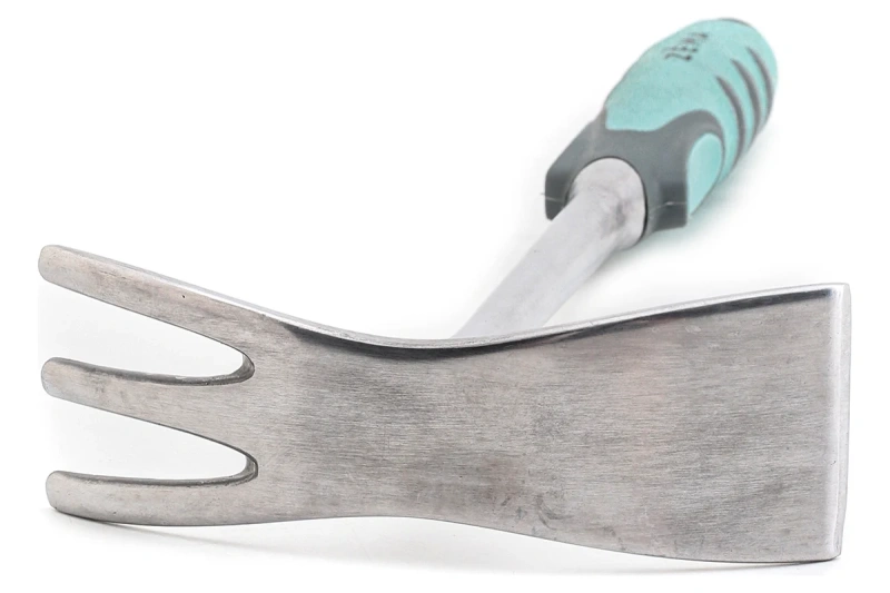 Садовая тяпка-культиватор из прочной нержавеющей стали Zema ZM 2111