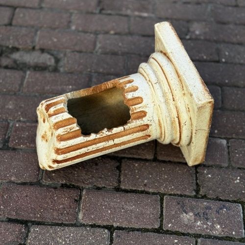 Колонна лежачая