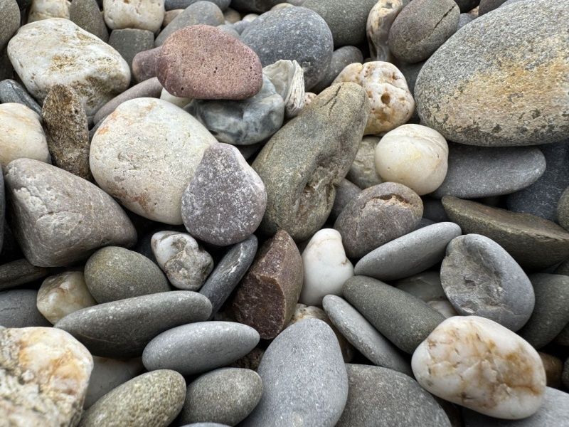 Природная галька "Крымский берег" 20-50 мм