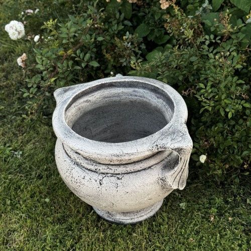 Грация с ручками