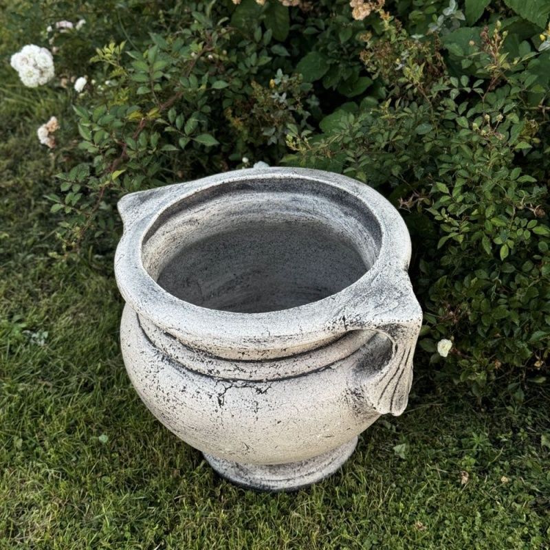 Грация с ручками