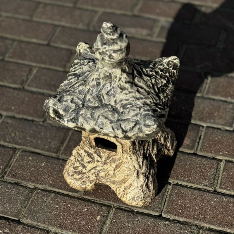 фонарь каменный домик