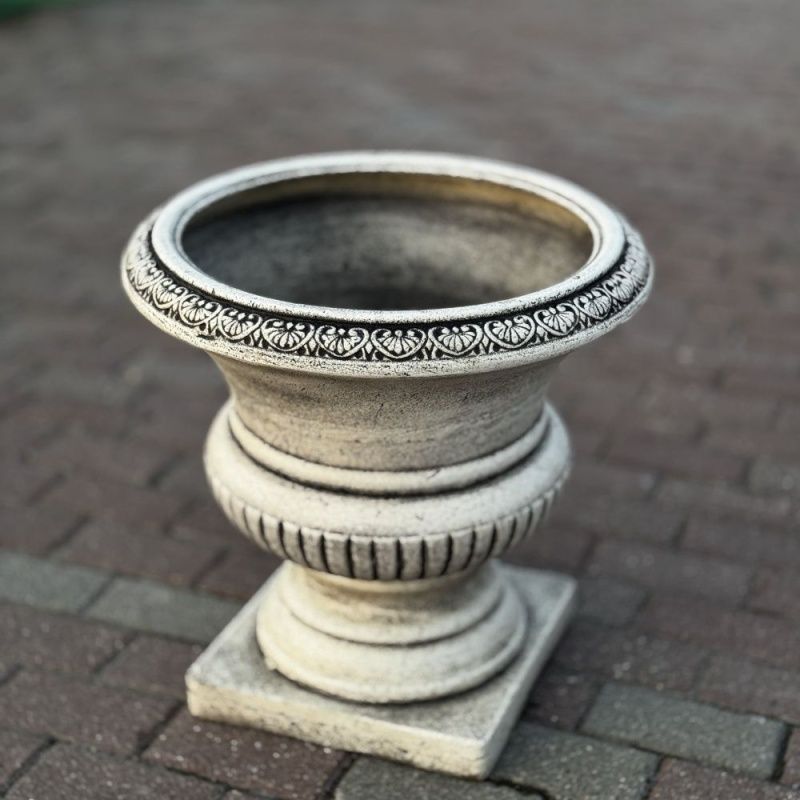 Вазон "Версаль с рельефом