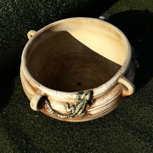 Котел низкий с ящерицами